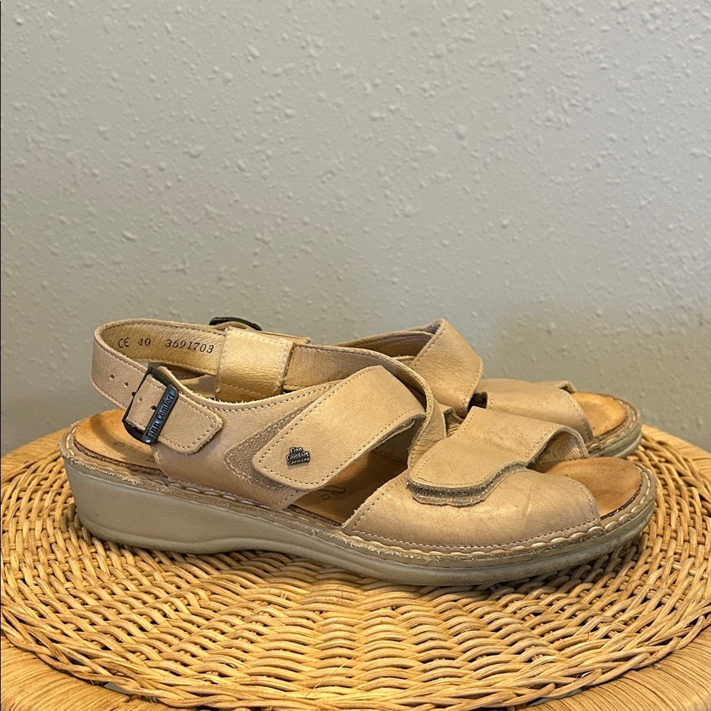 Finn Comfort Beige Tan Leather Adjustable Strap Sandals